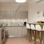 Daire Strat's Loft