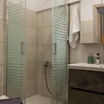 Strat's Loft *