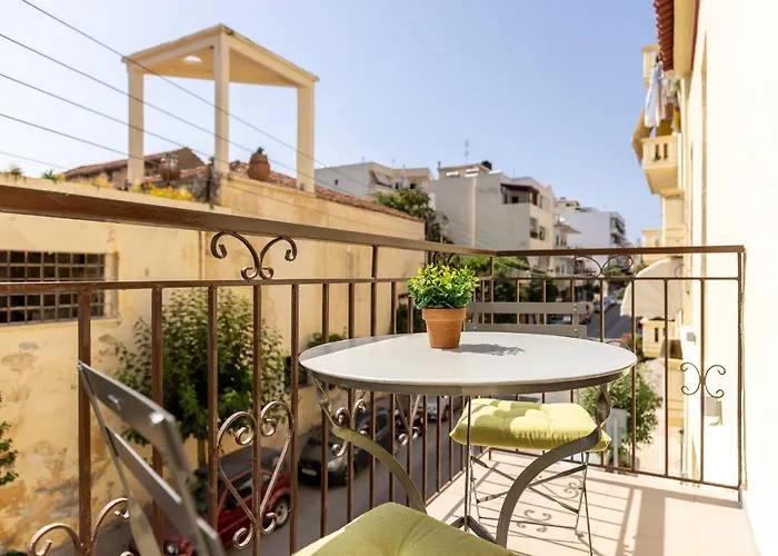 Strat's Loft * La Canea